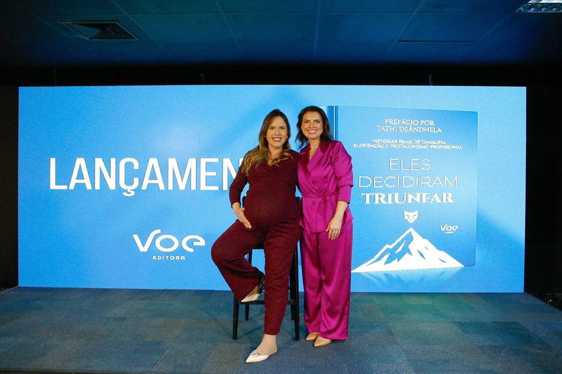 Fernanda Bigolin com Tathi Deândhela no lançamento do livro